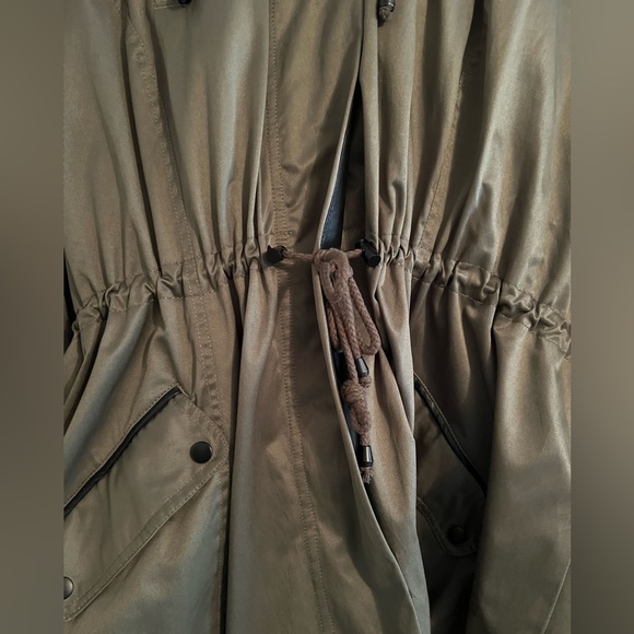 Torrid Green/ Peach Adirondack Size 5 Heavy Duty Winter Coat. Like new. - Picture 11 of 12